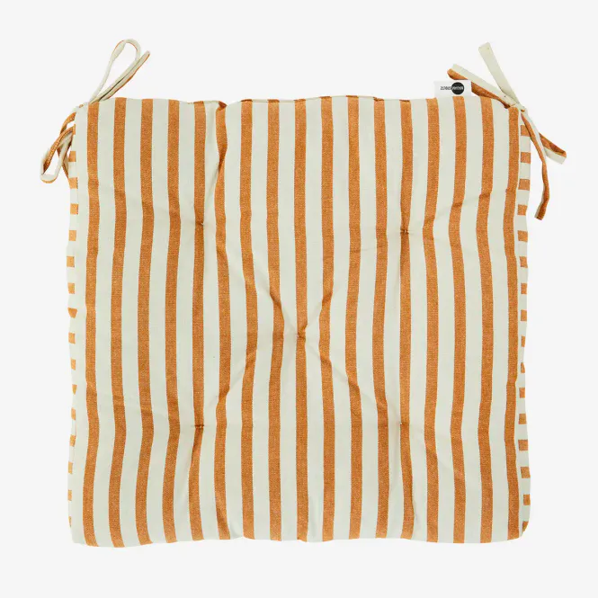 Hovedbilde Madam Stoltz Sittepute 45x45 off white/dark honey